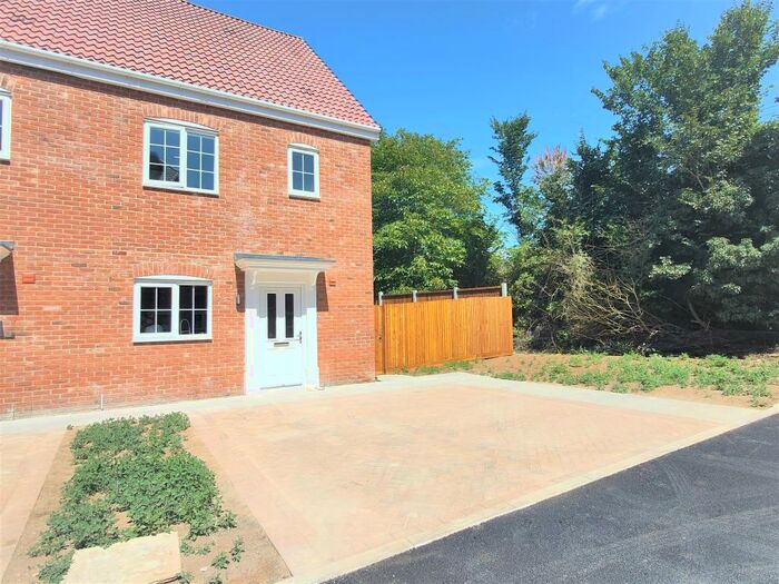 4 Bedroom House To Rent In Houghton Way, Bury St. Edmunds, IP33