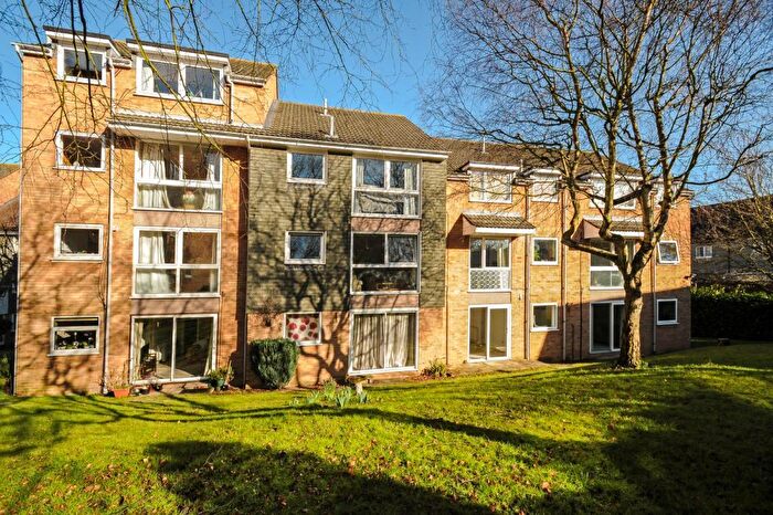 2 Bedroom Flat For Sale In Beauchamp Place, Oxford, OX4