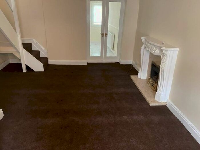 2 Bedroom Property To Rent In North Hill Road, Mount Pleasant, Swansea SA1