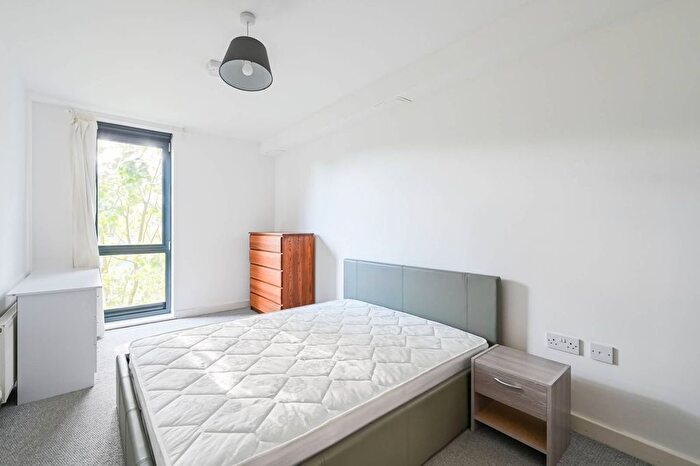 3 Bedroom Flat For Sale In Fawe Street, Tower Hamlets, London, E14