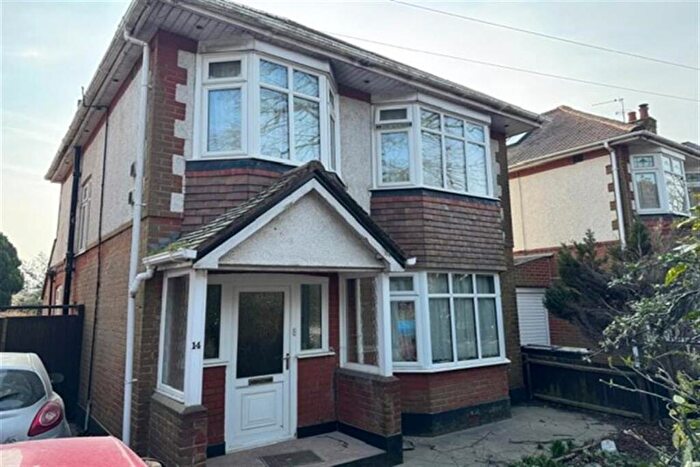 4 Bedroom House To Rent In Bedroom Detached House In Redhill, BH9