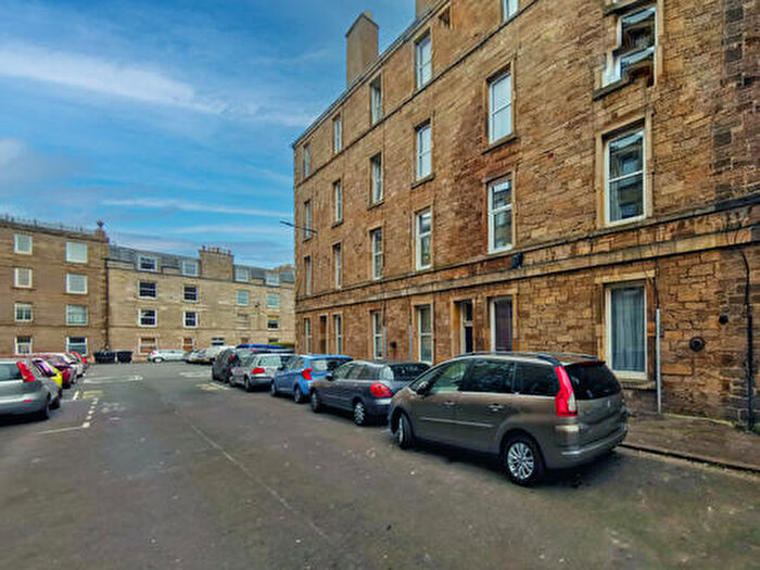 1 Bedroom Flat To Rent In Ramsay Place, Edinburgh, EH15