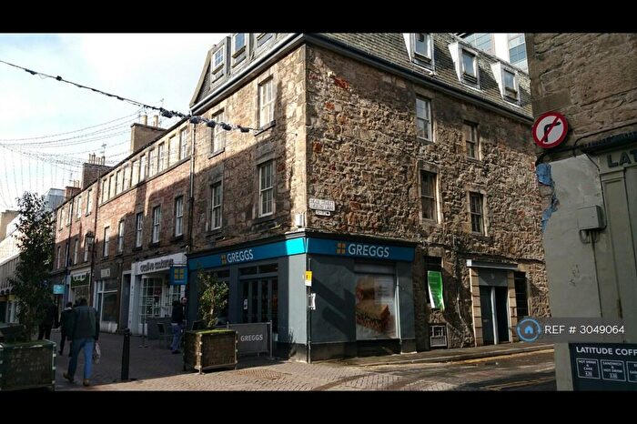 3 Bedroom Flat To Rent In Rose Street North Lane, Edinburgh, EH2