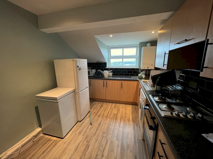 4 Bedroom Flat To Rent In Kelso Heights, Belle Vue Road, Leeds, LS3