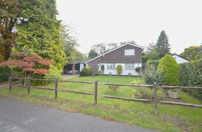 4 Bedroom Detached Bungalow To Rent In Little GattonsChurch HillMersthamRedhillSurrey, RH1