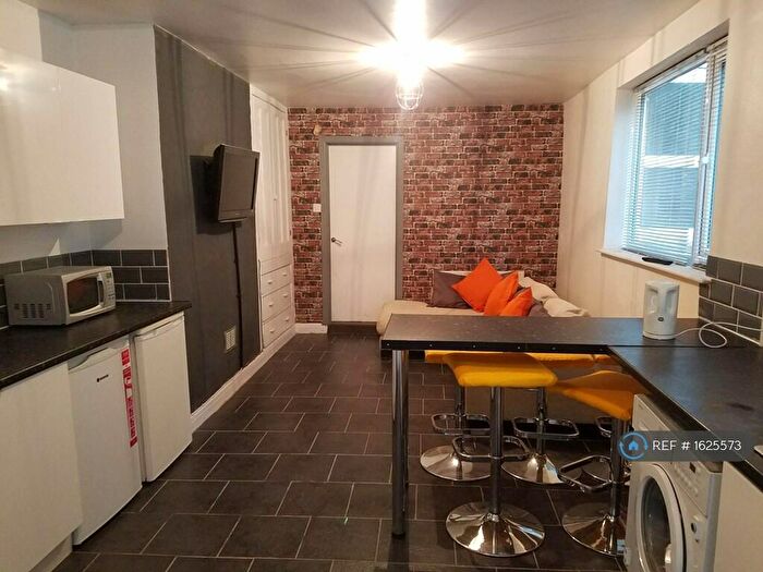 5 Bedroom Terraced House To Rent In De Grey Street, Hull, HU5