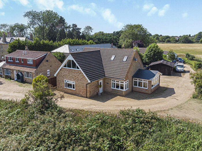 4 Bedroom Detached House For Sale In Lincoln Road, Deeping Gate, Market Deeping, Lincolnshire, PE6