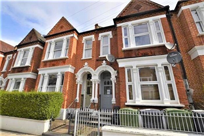 2 Bedroom Flat To Rent In Kingscourt Road, SW16