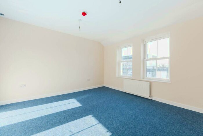 2 Bedroom Flat To Rent In Leytonstone Road, Stratford, London, E15