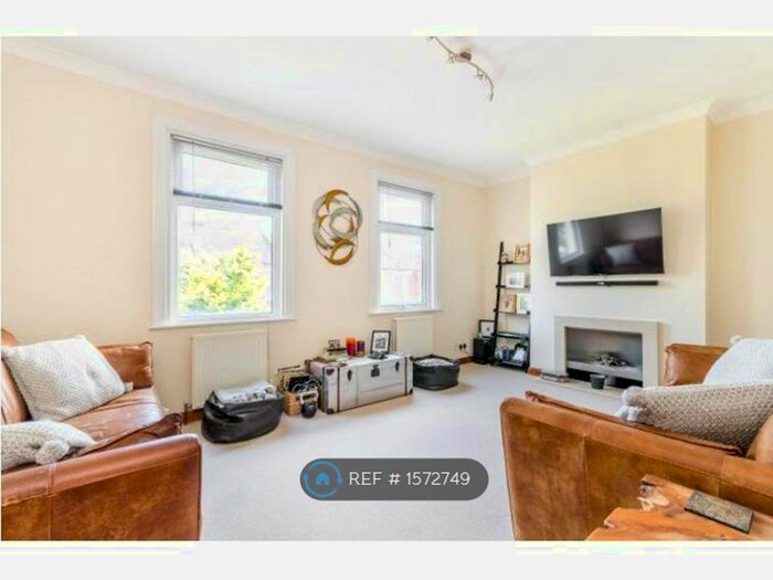 1 Bedroom Flat To Rent In Amberley Grove, Croydon, CR0