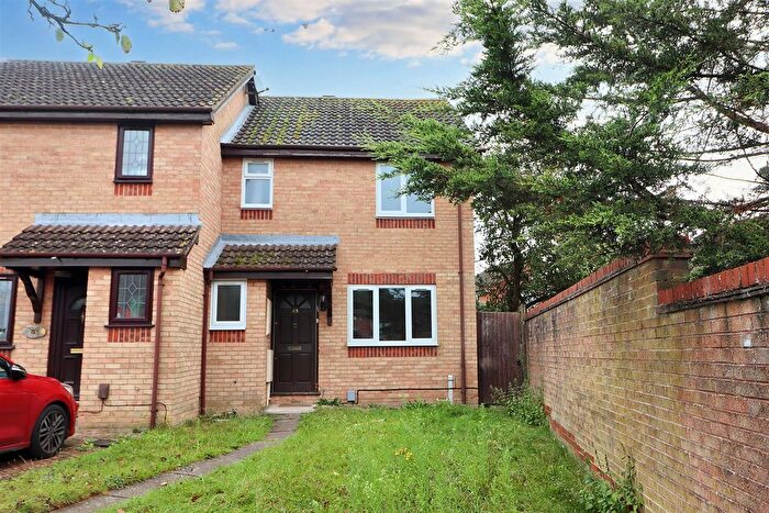 3 Bedroom End Of Terrace House To Rent In The Campions, Borehamwood, WD6