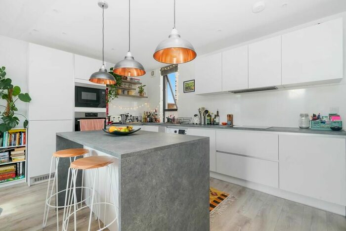 1 Bedroom Flat To Rent In Grange Road, London, SE1