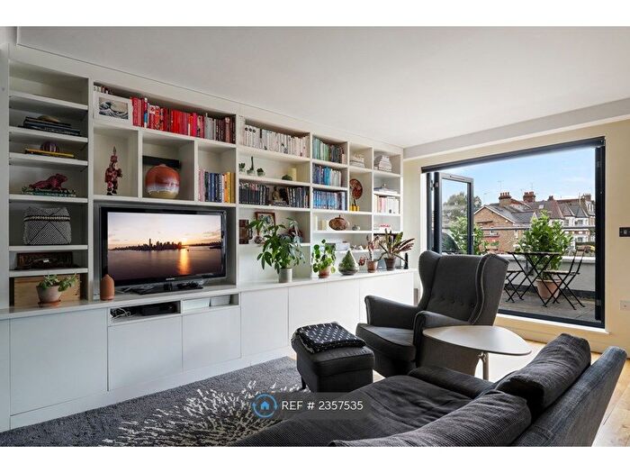 1 Bedroom Flat To Rent In Colney Hatch Lane, London, N10