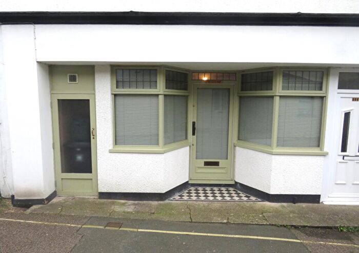 Studio To Rent In Castle Street, Axminster, EX13