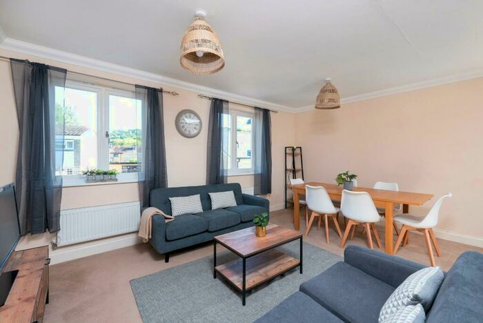 6 Bedroom End Of Terrace House To Rent In Linen Walk, Bath, BA1