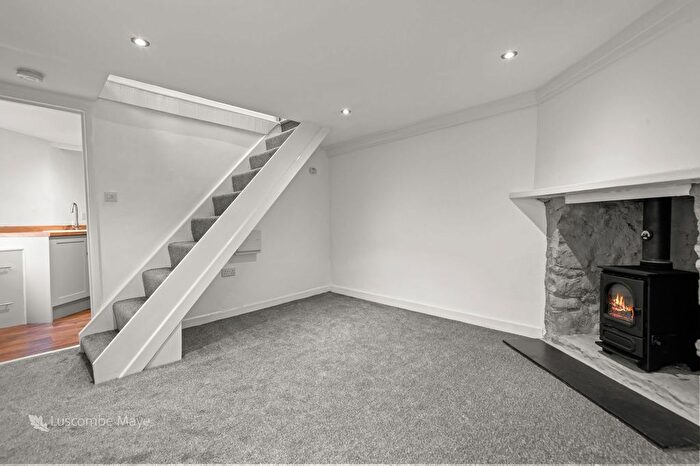 2 Bedroom Cottage For Sale In Fore Street, Buckfastleigh, TQ11