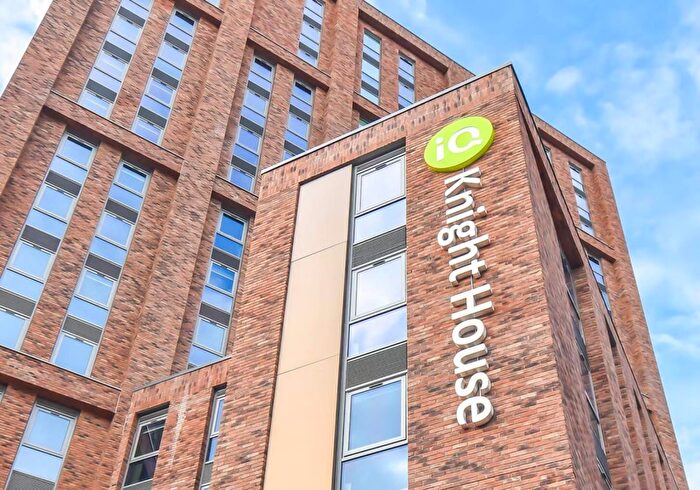 Apartment To Rent In St. Georges Close, Sheffield, S3