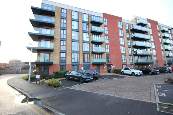 1 Bedroom Flat For Sale In Oscar Wilde Road, Reading, RG1