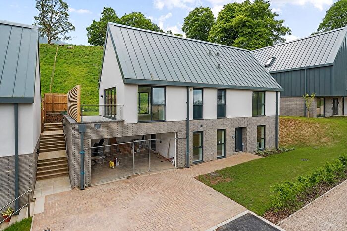 3 Bedroom Detached House For Sale In Elizabeth Penton Way, Bampton, Tiverton, Devon, EX16