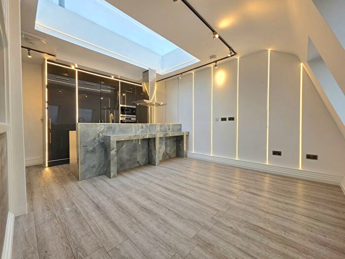 2 Bedroom Flat To Rent In Merve Apartments, Albion Place, Kent, ME14