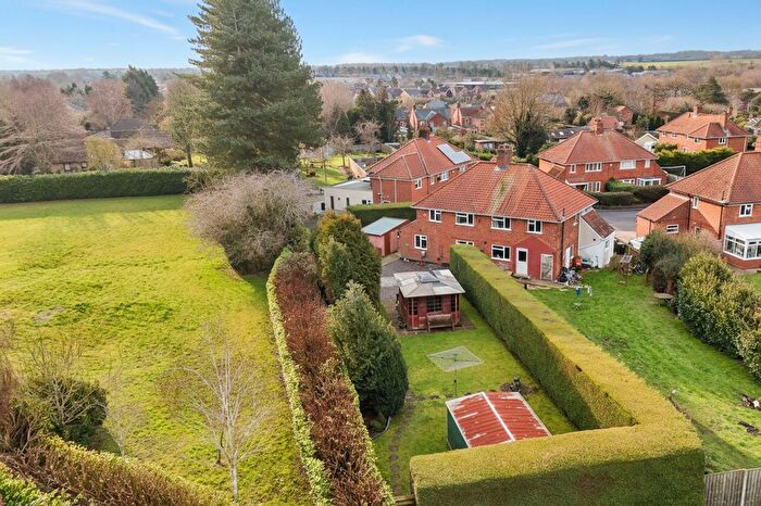 3 Bedroom Semi-detached House For Sale In Leman Close, Loddon, Norwich, NR14