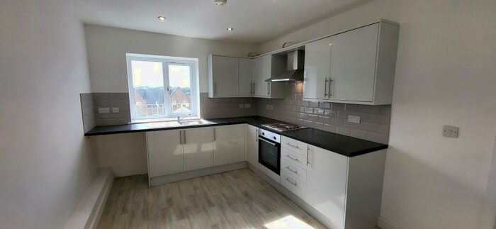 2 Bedroom Duplex To Rent In Halifax Road, Bradford, BD6