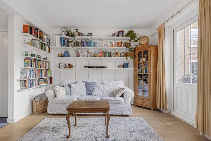 2 Bedroom Duplex For Sale In Riverside Mansions, Milk Yard, London, E1W