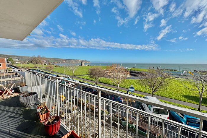 2 Bedroom Flat For Sale In Rempstone Road, Swanage, BH19