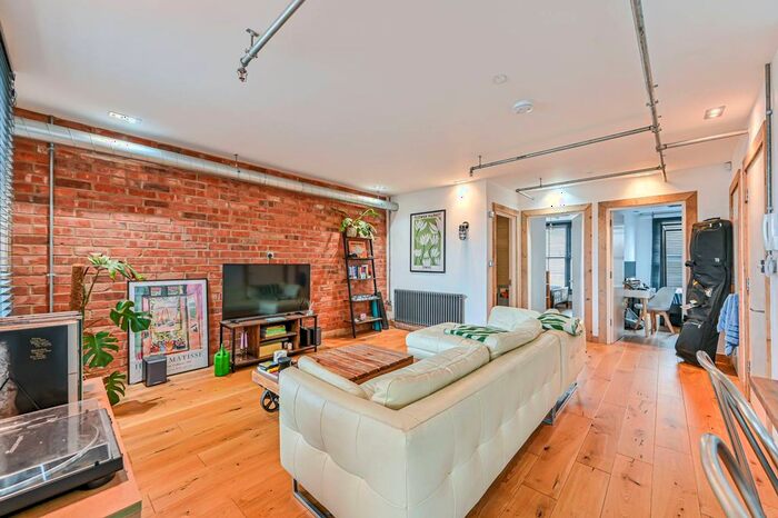 2 Bedroom Flat To Rent In Brixton Road, Brixton, London, SW9