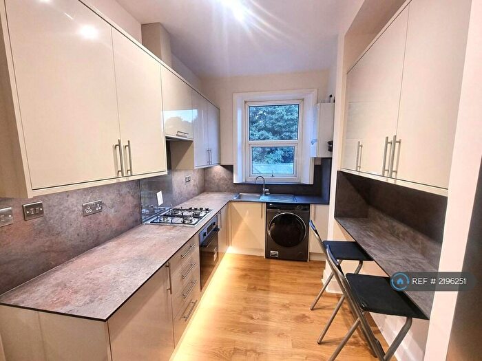 2 Bedroom Maisonette To Rent In Ferme Park Road, London, N4