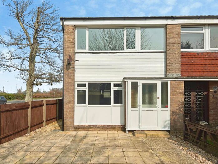 3 Bedroom Semi-Detached House For Sale In The Green, Cowes, Isle Of Wight, PO31