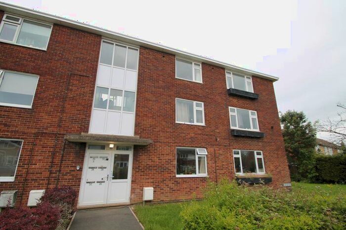 2 Bedroom Flat To Rent In Aylesbury, HP19