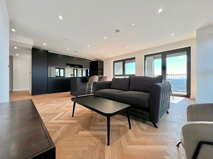3 Bedroom Flat To Rent In Emperor Point, Dragonfly Walk, London, N4