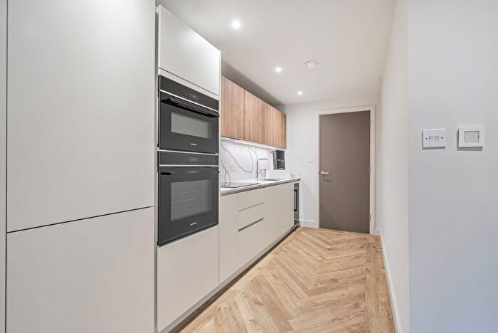 1 Bedroom Flat To Rent In Seacole Walk, Tooting, SW17