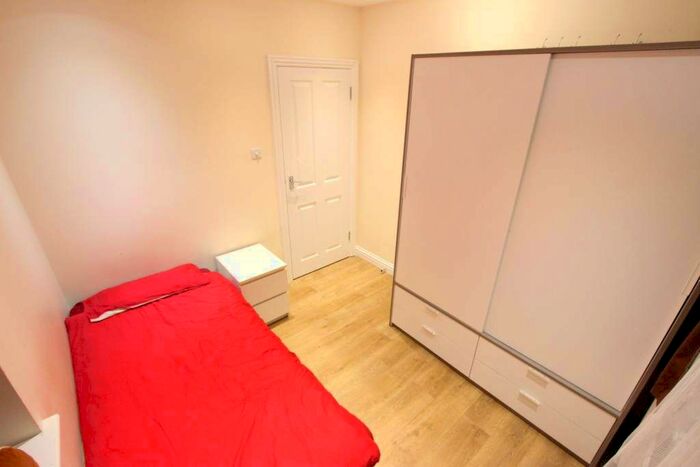 3 Bedroom Flat To Rent In Hereward Gardens, London, N13