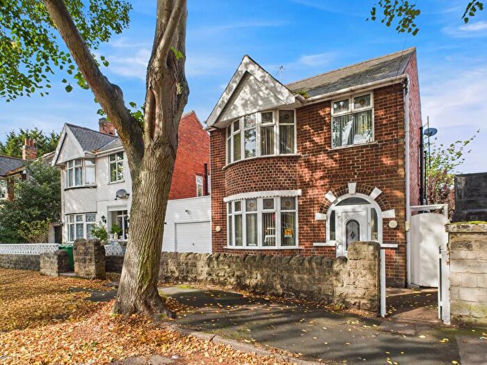 3 Bedroom Detached House For Sale In Lime Tree Avenue, Nottingham, NG8