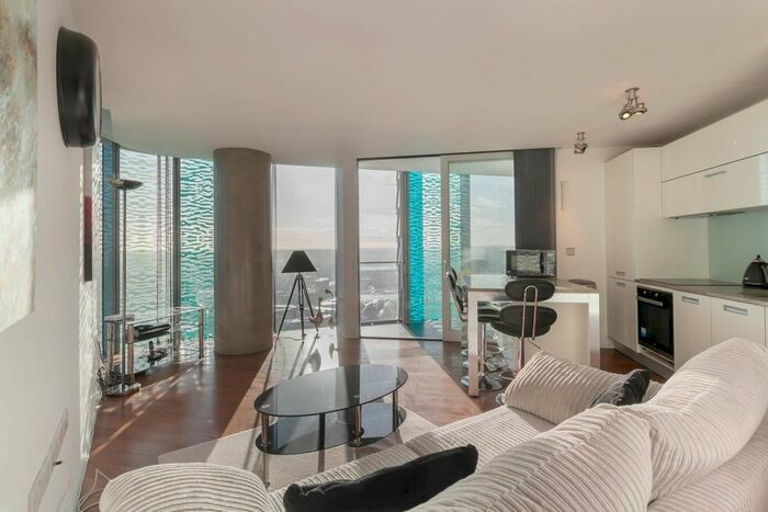 2 Bedroom Flat To Rent In Beetham Tower, Holloway Circus Queensway, B1