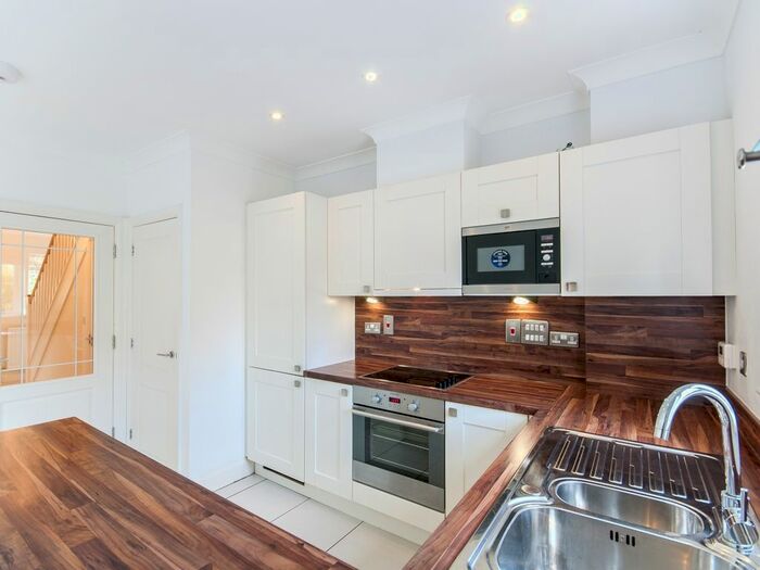 3 Bedroom Semi-Detached House To Rent In Pixey Close, Yarnton, Kidlington, OX5