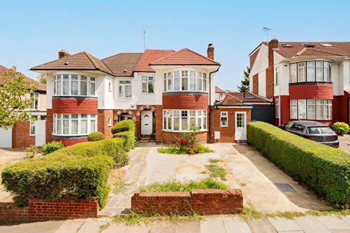 3 Bedroom House To Rent In Fernside Avenue, Mill Hill, NW7