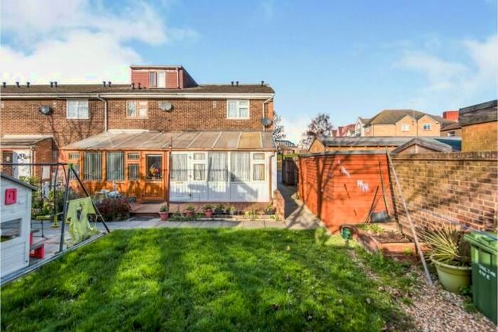 1 Bedroom Terraced House To Rent In Vine Place, Hounslow, Greater London TW3