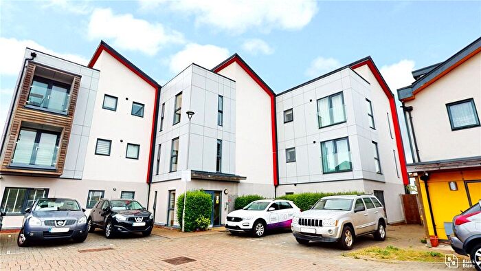 1 Bedroom Flat To Rent In Cairns Avenue, Streatham, London, SW16