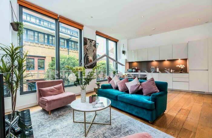 2 Bedroom Flat To Rent In Bear Pit Apartments, New Globe Walk, Bankside, SE1