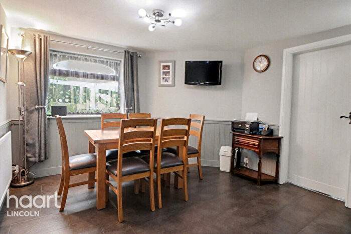 3 Bedroom Semi-Detached House For Sale In Midge Inn Cottages, Hatton, LN8