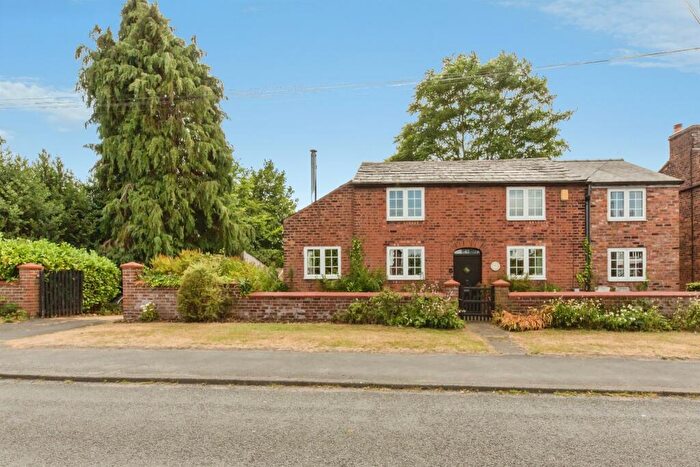 3 Bedroom Detached House For Sale In Northwich Road, Weaverham, Northwich, CW8