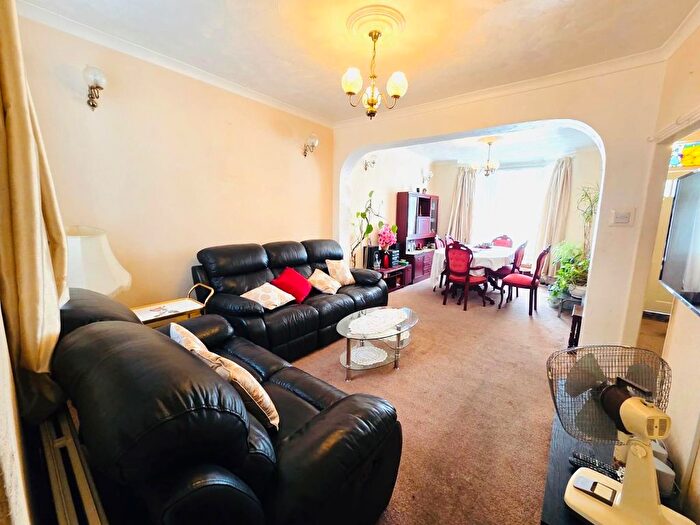 3 Bedroom Terraced House For Sale In Altmore Avenue, East Ham, E6