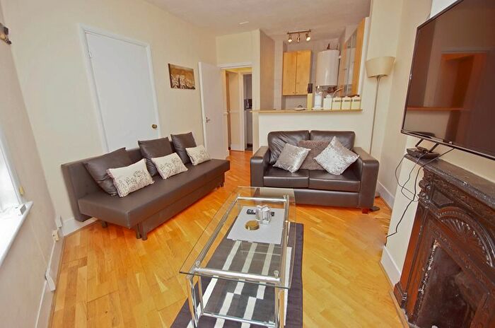 1 Bedroom Flat To Rent In Webber Street, Southwark, SE1
