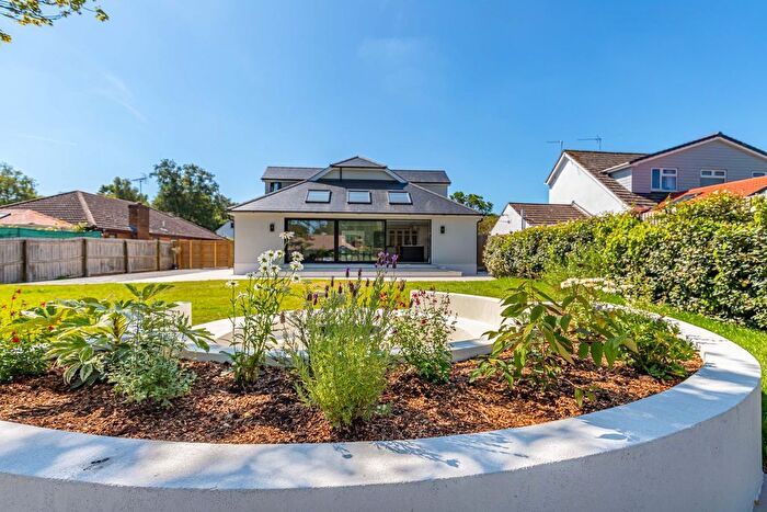 5 Bedroom Detached House For Sale In Beacon Road, Broadstone, BH18