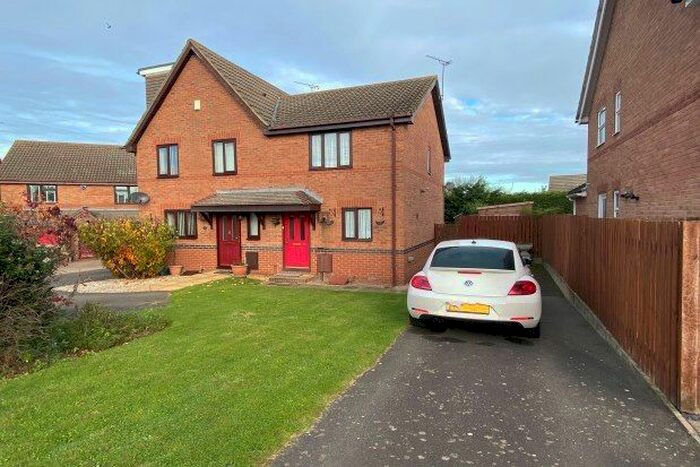 2 Bedroom Semi-Detached House To Rent In Rainham, Gillingham ME8