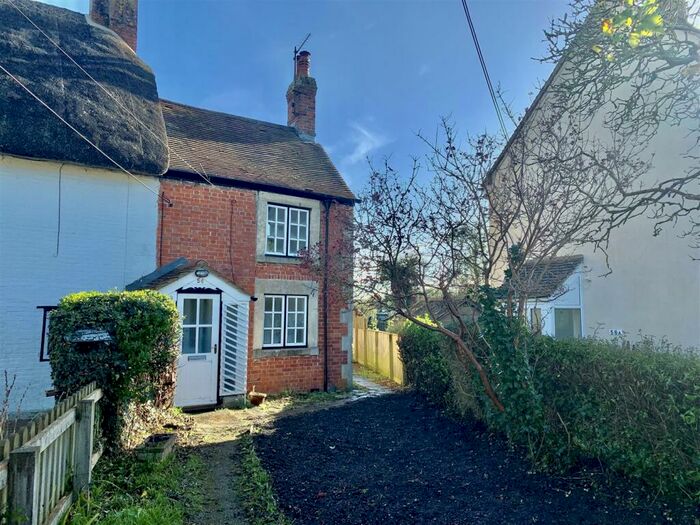 3 Bedroom Semi-Detached House To Rent In Keevil, BA14