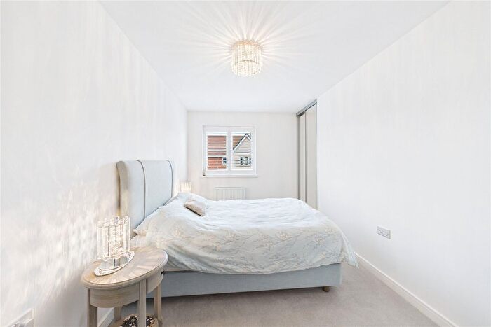 4 Bedroom Detached House For Sale In Hurst Avenue, Blackwater, Camberley, Hampshire, GU17